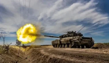 Λίπτσι: Ουκρανικό άρμα T-64 στις φλόγες – Προσπάθησε να σταματήσει τις ρωσικές δυνάμεις