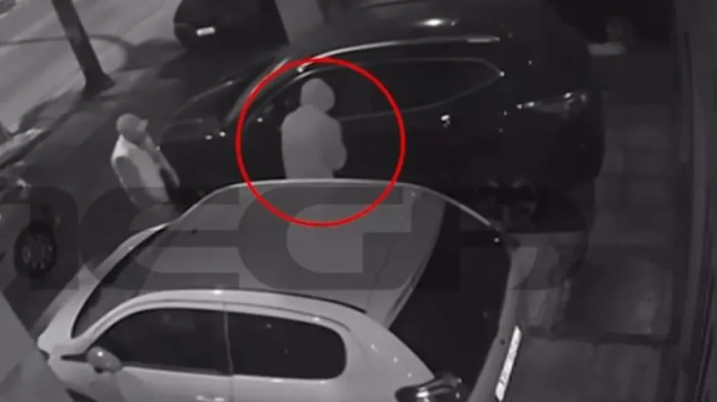 Βίντεο ντοκουμέντο: Μέσα σε 3 λεπτά έκλεψαν ΙΧ στη Λιοσίων με τσιλιαδόρο ταξιτζή