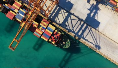 Εντοπίστηκαν 300 κιλά κοκαΐνης μέσα σε κοντέινερ με γαρίδες στο λιμάνι του Πειραιά – Μία σύλληψη