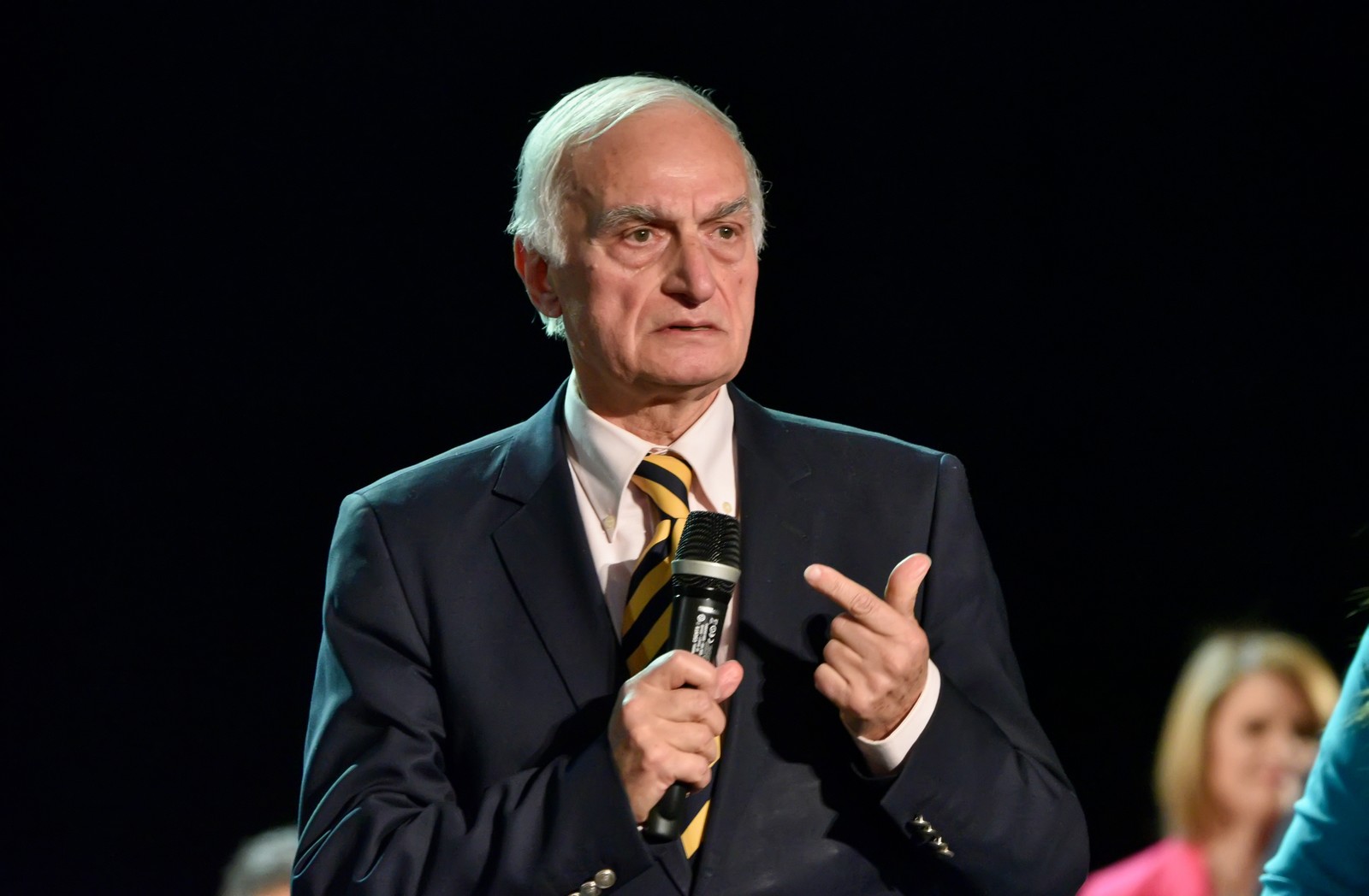 Βγήκε από τη ΜΕΘ τέσσερις μήνες μετά τη φωτιά η σύζυγος του Μ.Μαυρομμάτη