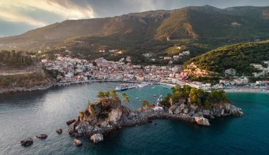 Airbnb: Αυτοί είναι οι πιο δημοφιλείς προορισμοί στην Ελλάδα – Τι επιλέγουν οι ελληνικές οικογένειες