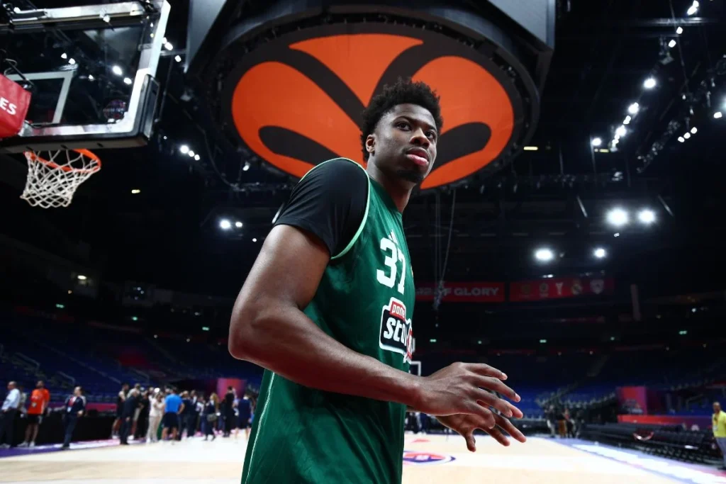 Κώστας Αντετοκούνμπο: Η τάπα στον παίχτη της Φενέρμπαχτσε που ξεσήκωσε και τον αδερφό του Γιάννη