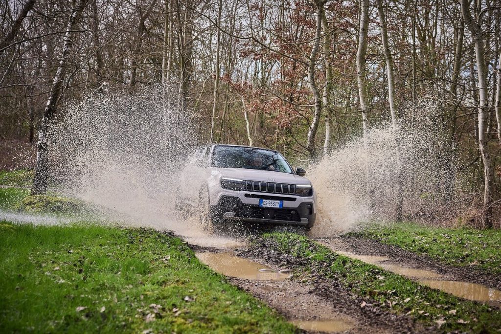 Παρουσιάστηκε το τετρακίνητο Jeep Avenger