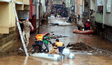 Τουρκία: Μεγάλες καταστροφές στην Άγκυρα από πλημμύρες (βίντεο)