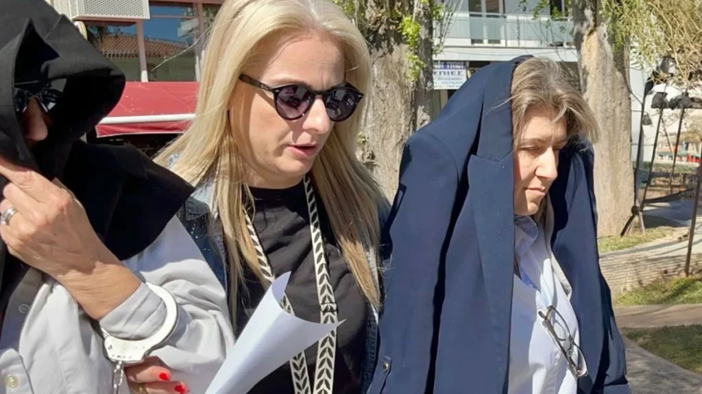 Χαλκίδα: Προσωρινά κρατούμενες η διοικήτρια και μια ακόμη υπάλληλος της ΔΟΥ