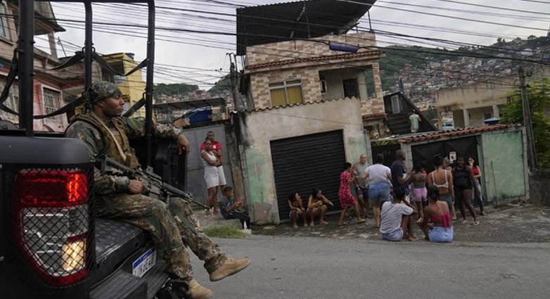 Άγριο έγκλημα στη Βραζιλία: Έφηβος σκότωσε με σφυρί και έκαψε τους θετούς γονείς του