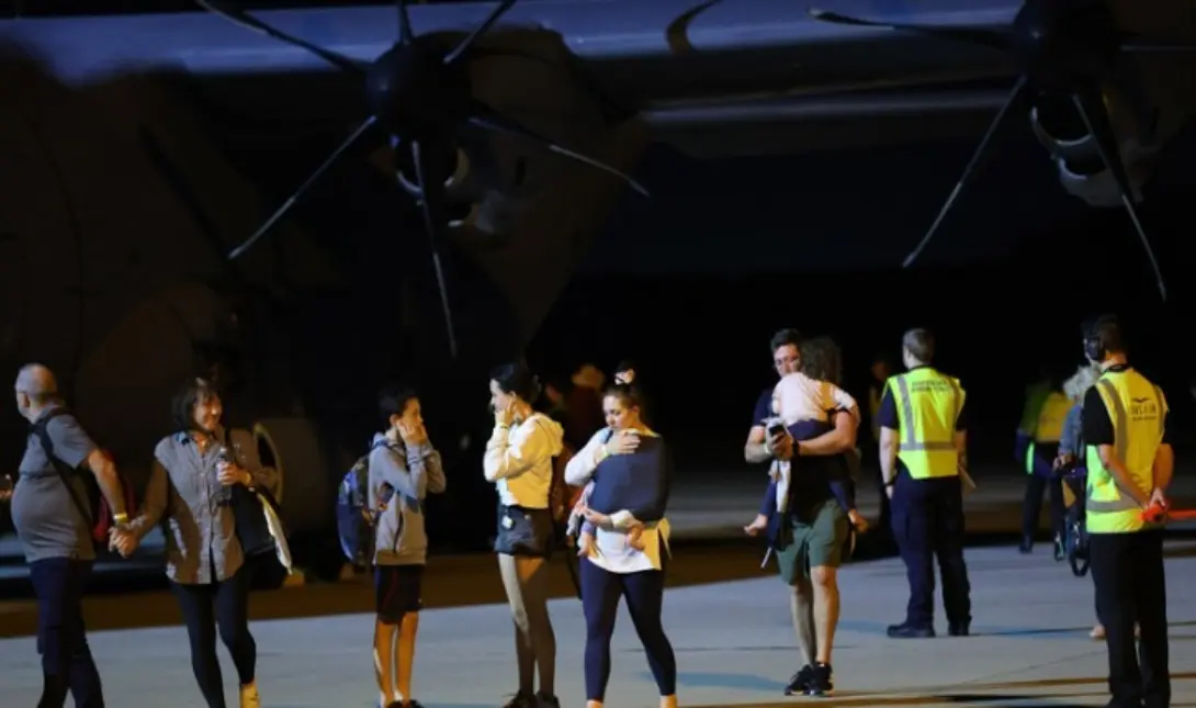 Νέα Καληδονία: Γάλλοι τουρίστες απομακρύνονται εν μέσω ταραχών