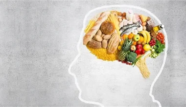Πανελλήνιες: Τι να τρώτε και τι να αποφεύγετε για να τονώσετε τον οργανισμό και τον εγκέφαλό σας