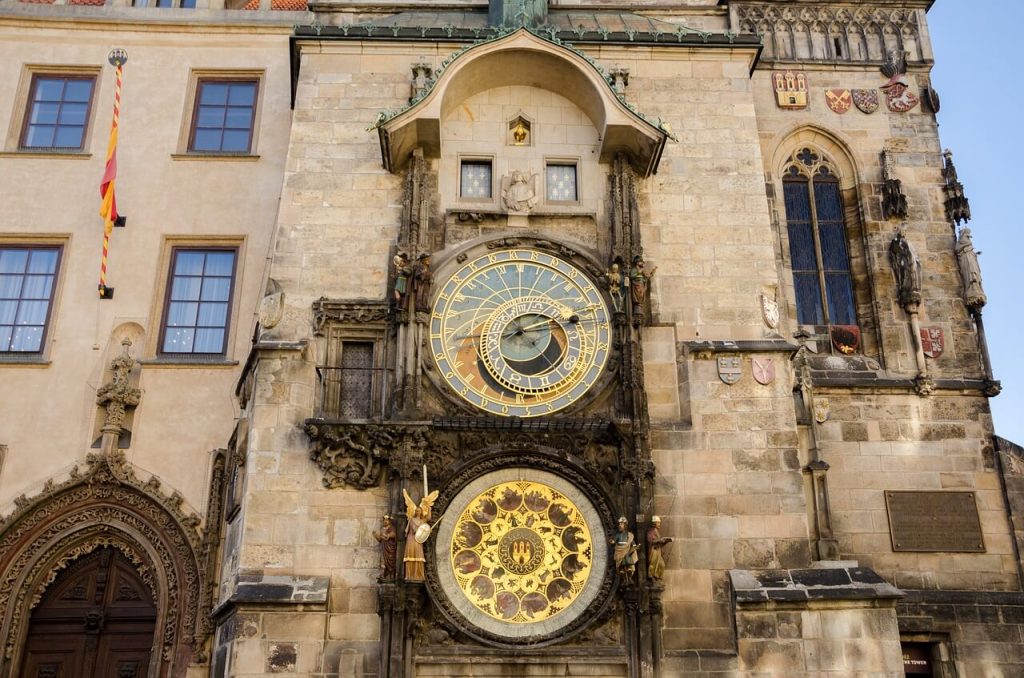 Το Αστρονομικό Ρολόι της Πράγας με το ελληνικό όνομα (φωτό-βίντεο)