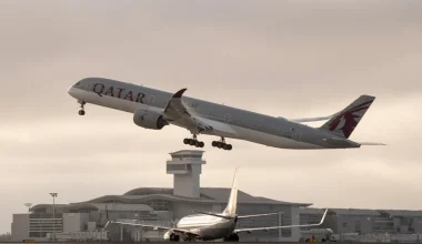 Τρόμος για πλήρωμα και επιβάτες σε πτήση της Qatar Airways – Τραυματίστηκαν από αναταράξεις
