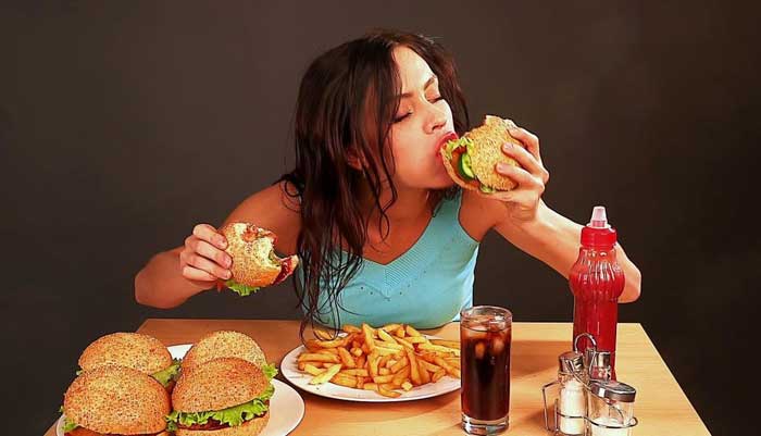 Ερευνητές ανακάλυψαν ότι το να τρως ακόμα και όταν έχεις χορτάσει οφείλεται σε ενέργειες του εγκεφάλου
