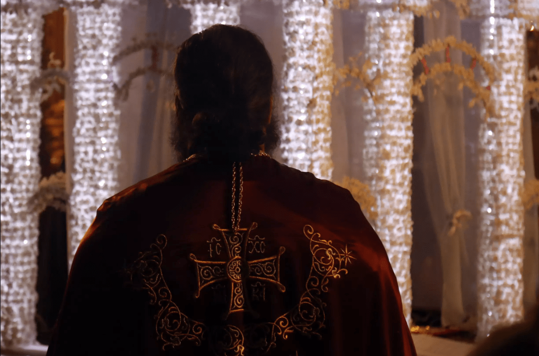 ΗΠΑ: Συνελήφθη ιερέας που… δάγκωσε πιστή μετά από καβγά για τη Θεία Κοινωνία στη Φλόριντα (βίντεο)