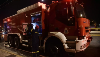Πέταξαν μολότοφ σε εργοτάξιο του μετρό στο Γαλάτσι – Κάηκαν δύο μηχανήματα (βίντεο)