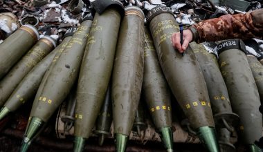 Ρωσία: Παράγει βλήματα πυροβολικού τρεις φορές πιο γρήγορα από τους δυτικούς συμμάχους της Ουκρανίας