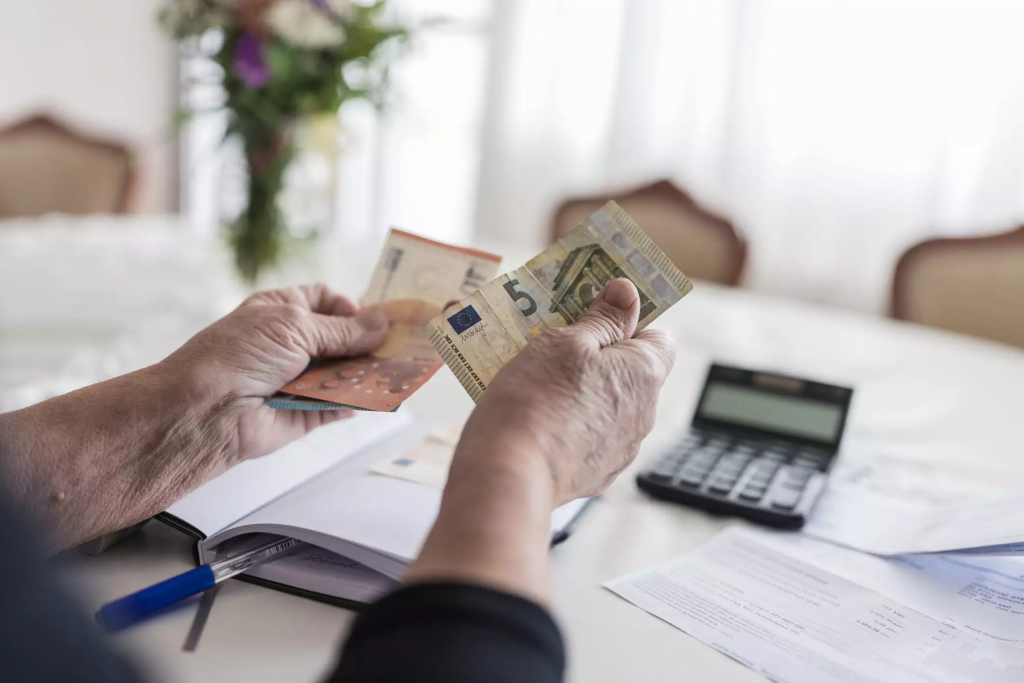 Ξεκινάει η καταβολή των συντάξεων Ιουνίου – Οι ημερομηνίες ανά Ταμείο