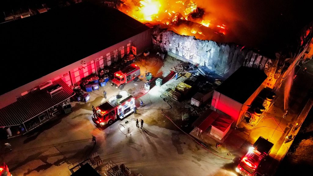 Φωτιά στη Λαμία: Η εταιρεία έστειλε email στην ασφαλιστική ζητώντας αύξηση αποζημίωσης σε «περίπτωση πυρκαγιάς»