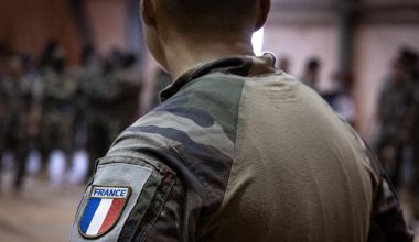 Ανακοινώθηκε από Γαλλία και Ουκρανία η αποστολή γαλλικού Στρατού στην Ουκρανία – Ρωσία: «Ούτε νεκροί δεν θα γυρίσουν πίσω»!
