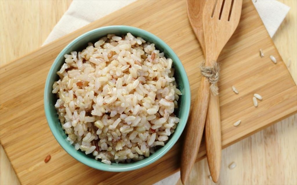 Δείτε ποια είναι τα πέντε οφέλη που έχει για την υγεία το καστανό ρύζι