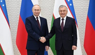 Με τον Σ.Μιρζιγιόγεφ συναντήθηκε ο Β.Πούτιν – «Η Ρωσία θα κατασκευάσει έναν μικρό πυρηνικό σταθμό στο Ουζμπεκιστάν»