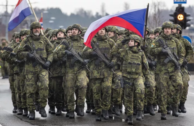 Ανακοινώθηκε από Γαλλία και Ουκρανία η αποστολή γαλλικού Στρατού στην Ουκρανία – Ρωσία: «Ούτε νεκροί δεν θα γυρίσουν πίσω»!