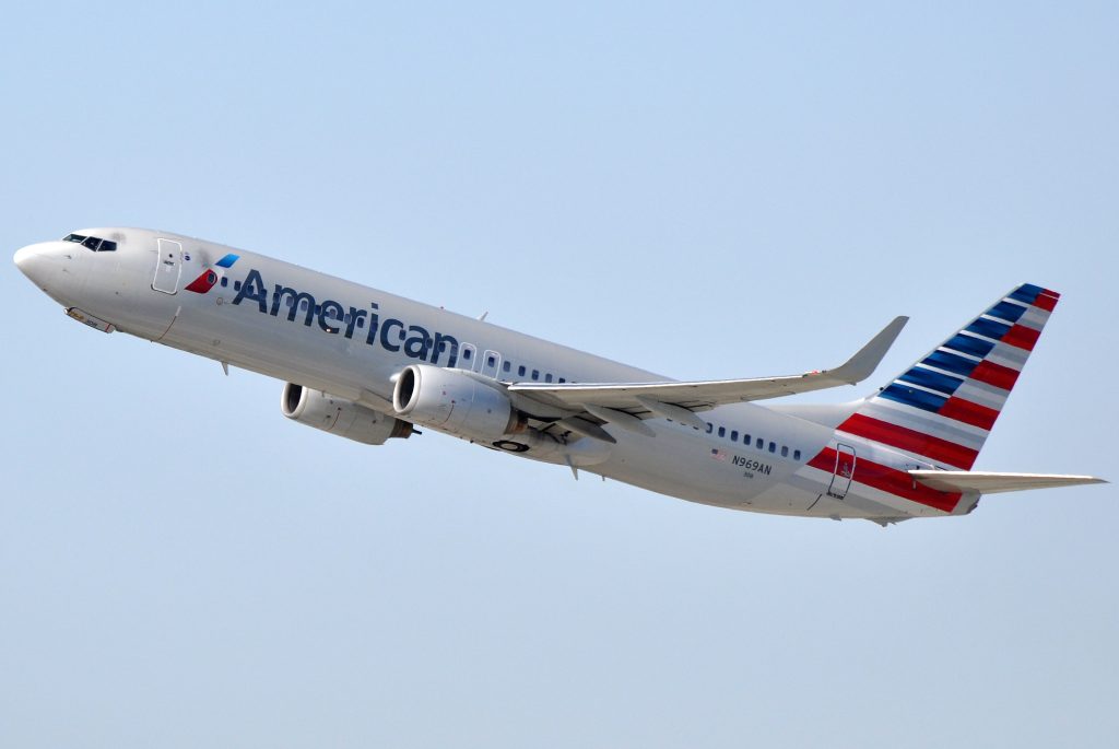 Ντάλας: Boeing της American Airlines παρασύρθηκε από φυσούνα λόγω ισχυρού ανέμου! (βίντεο)