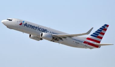 Ντάλας: Boeing της American Airlines παρασύρθηκε από φυσούνα λόγω ισχυρού ανέμου! (βίντεο)