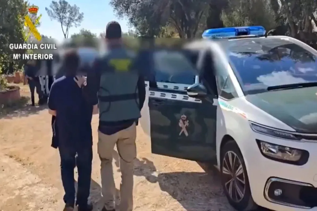 Μαγιόρκα: Συνελήφθη 49χρονος που κρατούσε από το 2019 την ανήλικη θετή του κόρη ως σκλάβα του σεξ (βίντεο)