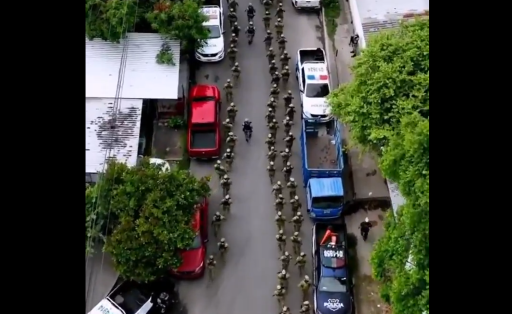 Ελ Σαλβαδόρ: 2.000 στρατιώτες και 1.000 αστυνομικοί στους δρόμους για την αντιμετώπιση συμμοριών (βίντεο)