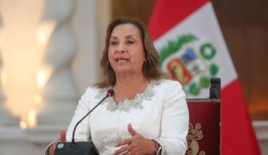 Περού: Επί τρεις ώρες κατέθετε η πρόεδρος Ντίνα Μπολουάρτε στο πλαίσιο νέας έρευνας σε βάρος της