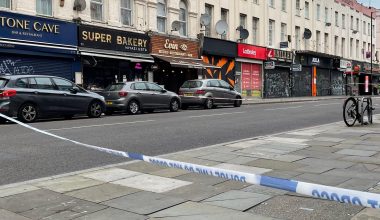 Βρετανία: Πυροβολισμοί σε εστιατόριο με τέσσερις τραυματίες – Ανάμεσά τους μια 9χρονη σε κρίσιμη κατάσταση