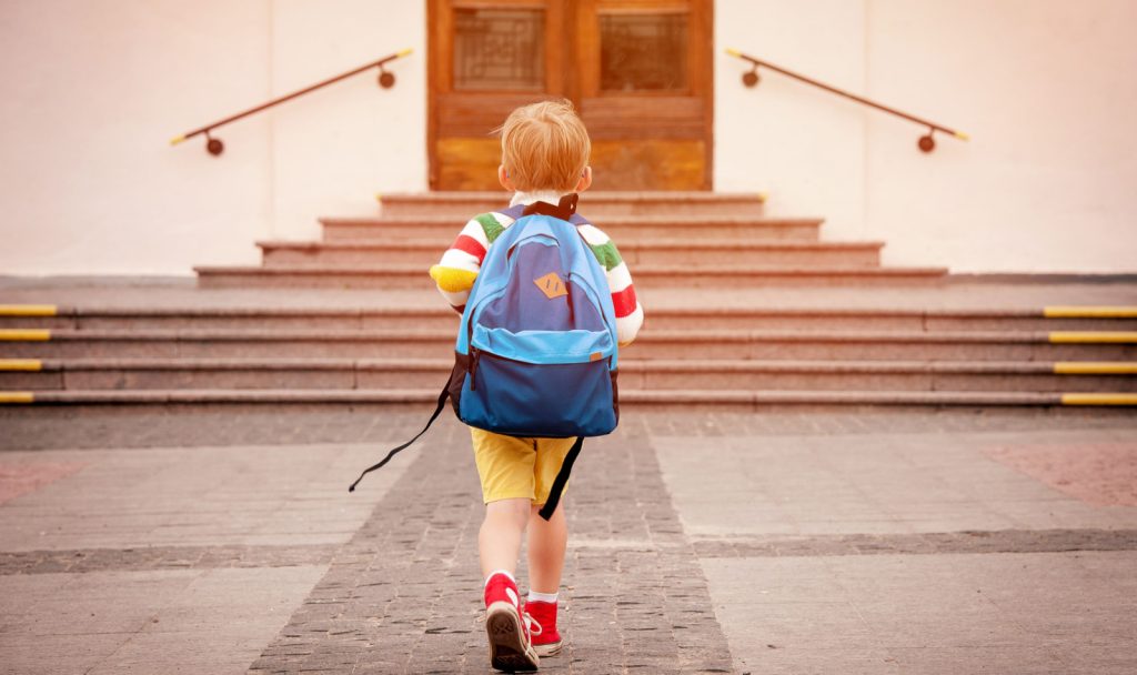 Αυτές είναι οι 10 ερωτήσεις που πρέπει να κάνεις καθημερινά στο παιδί σου μετά το σχολείο