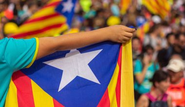 Ο Π.Σάντσεθ για να διατηρήσει την κυβέρνηση πέρασε το νόμο αμνήστευσης των Καταλανών που ήθελαν απόσχιση