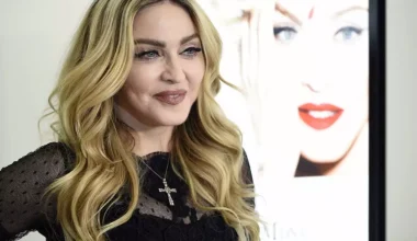 Εξοργισμένος θαυμαστής μηνύει την Μαντόνα για συναυλία της – «Είναι σαν βλέπεις πορνό»