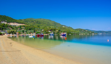 Γιάλτρα: Το χωριό στην Εύβοια που θα σας κάνει να πάθετε «πώρωση» με τις παραλίες του (φώτο)