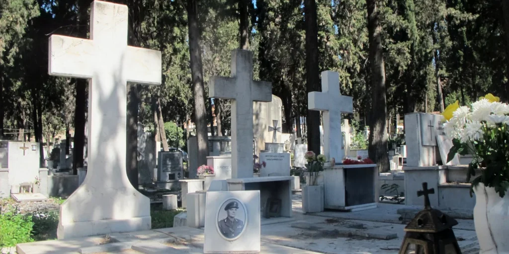 Μακεδονία: Αίτημα για παύση ταφών τα Σαββατοκύριακα και τις αργίες