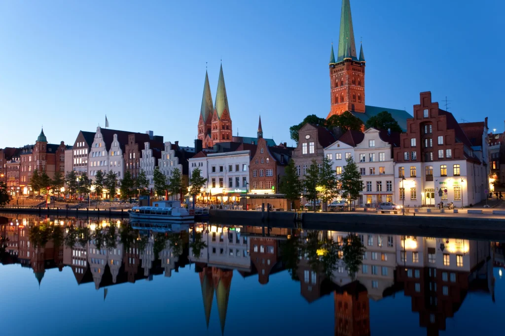 Λούμπεκ: Η άγνωστη αλλά πανέμορφη μεσαιωνική πόλη της Γερμανίας με τον ιστορικό χαρακτήρα (φώτο)