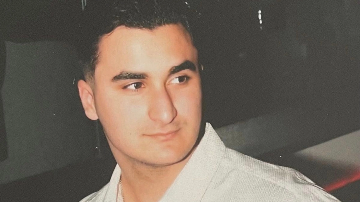 Ξάνθη: «Αντί να έρθει εκείνος, πήγα εγώ στην κηδεία του» λέει ο παππούς του 20χρονου που σκοτώθηκε σε τροχαίο