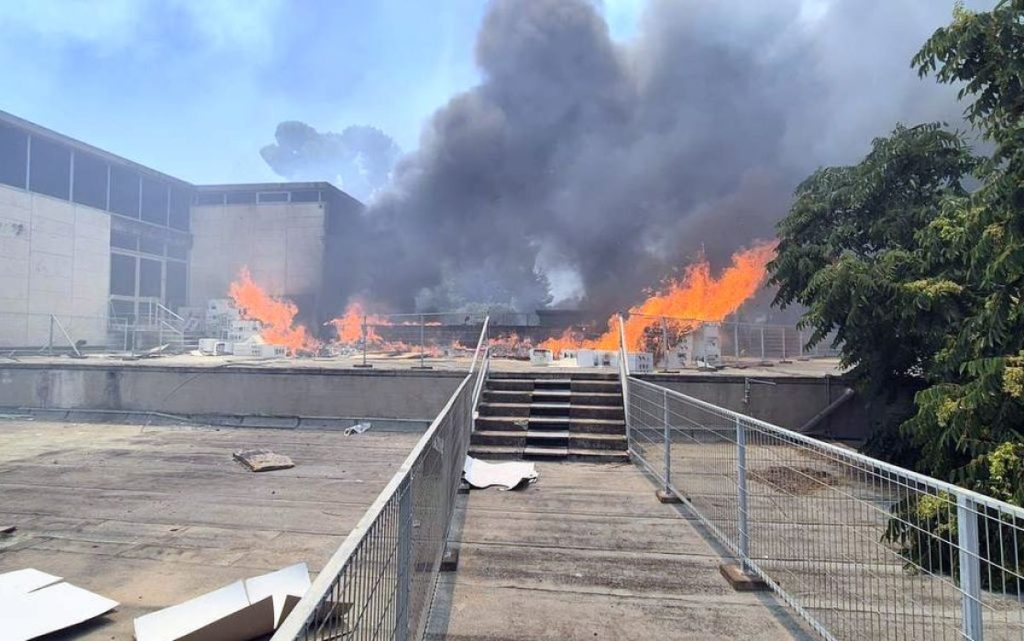 Ιερουσαλήμ: Φωτιά κοντά στο Κοινοβούλιο και το Μουσείο του Ισραήλ – Άγνωστη η αιτία (βίντεο)