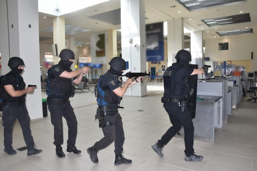 Άσκηση με περιστατικό ομηρίας πραγματοποιήθηκε στο αεροδρόμιο της Αλεξανδρούπολης (φωτο)