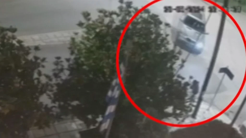 Βίντεο ντοκουμέντο: Η στιγμή που τζιπ συγκρούεται με μηχανή στο Πανόραμα Θεσσαλονίκης