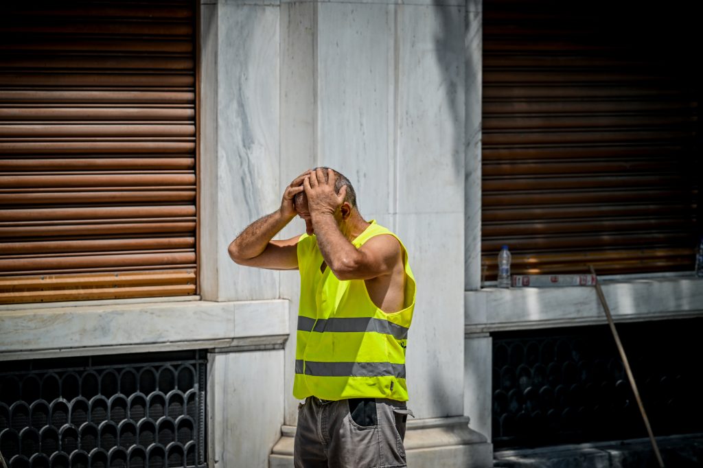 Δέκα προληπτικά συστάσεις του υπουργείου Εργασίας για να προστατευθούν οι εργαζόμενοι από τον καύσωνα