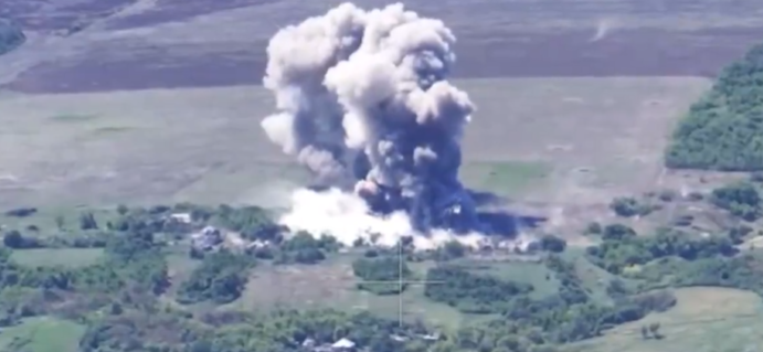 Ρωσικές FAB έπληξαν ουκρανική αποθήκη πυρομαχικών στη Στελμακχίβκα (βίντεο)