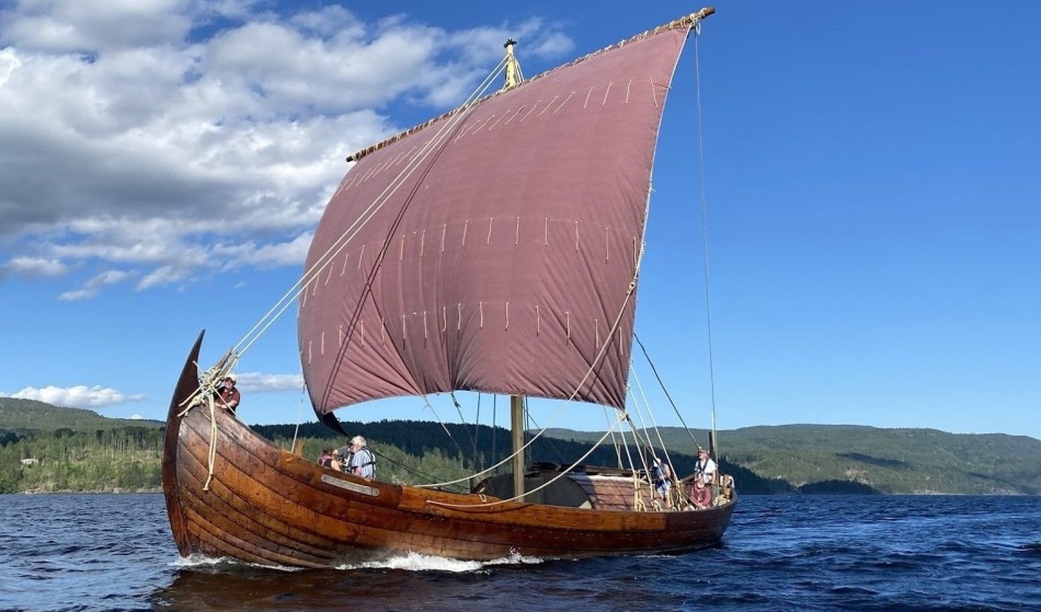 Στη Χίο το ιστορικό πλοίο των Βίκινγκς «Saga Farmann» – Πιστή αναπαράσταση της ναυπηγικής τέχνης του 9ου αιώνα (βίντεο)