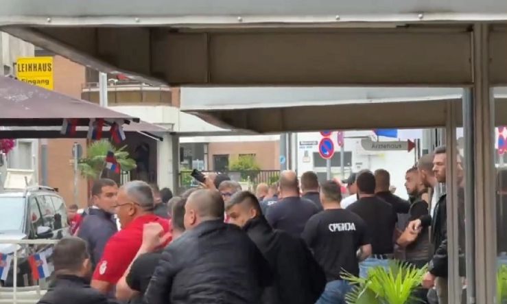 Euro 2024: «Χάος» στη Γερμανία πριν το Αγγλία – Σερβία – Ξύλο, υλικές ζημιές, και τραυματίες