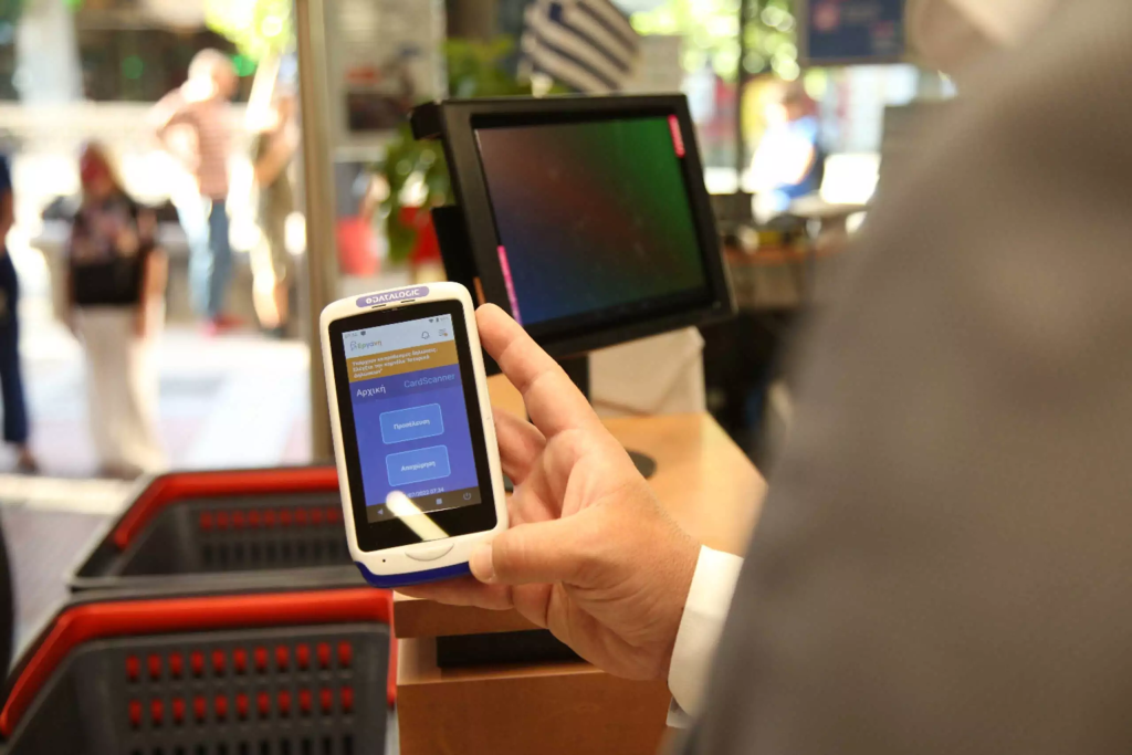 Δείτε ποιους κλάδους αφορά η ψηφιακή κάρτα εργασίας – Από 1η Ιουλίου ξεκινάει το εξαήμερο