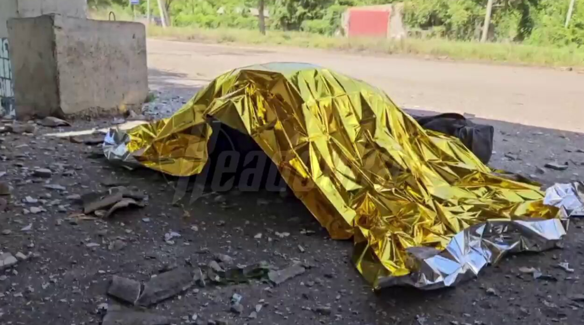 Οι ουκρανικές ένοπλες δυνάμεις βομβάρδισαν στάση του λεωφορείου στο Ντονέτσκ (βίντεο)