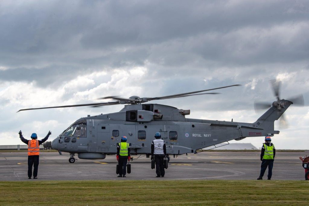 Χανιά: Άνδρας που υπηρετεί σε βρετανικό πολεμικό πλοίο μεταφέρθηκε με αεροδιακομιδή στο νοσοκομείο