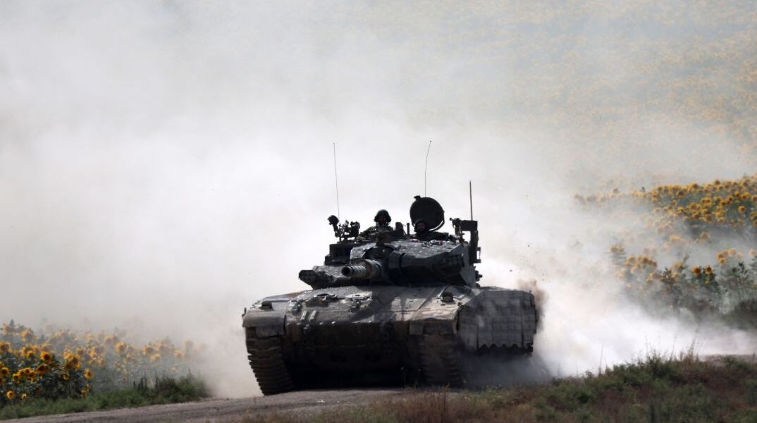 Ισραηλινά πυρά αρμάτων μάχης σε καταυλισμό στη Ράφα – Τουλάχιστον 24 νεκροί