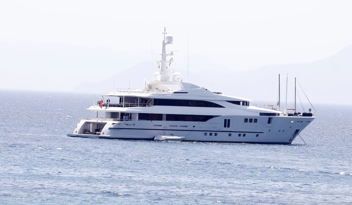 Ύδρα: Στον εισαγγελέα οι 13 συλληφθέντες για τη φωτιά που ξέσπασε από πυροτεχνήματα