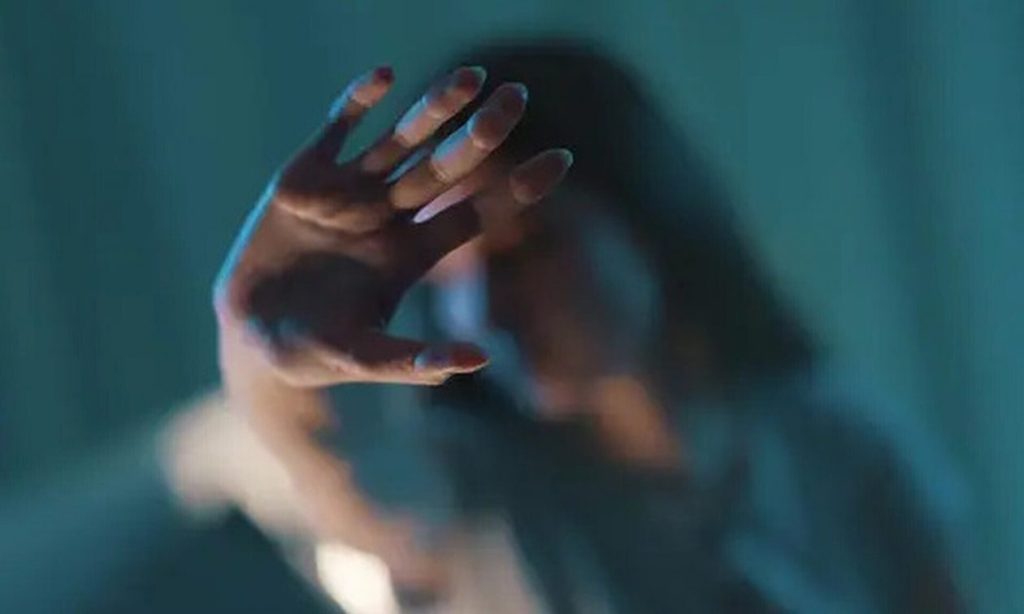 Τι αναφέρει η 43χρονη που δέχθηκε επίθεση από πασίγνωστο δικηγόρο – «Με χτύπησε με το αυτοκίνητο εν κινήσει»